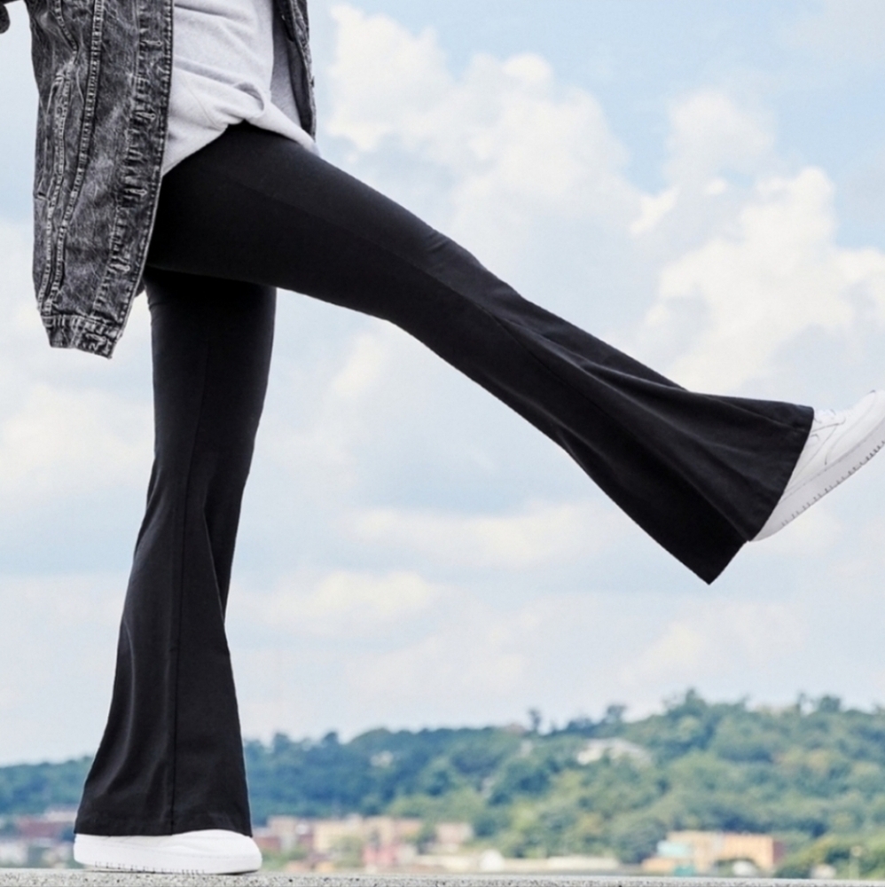 Aerie | Offline OG Super Flare Leggings Foldover Hi-Rise Black Medium Bell